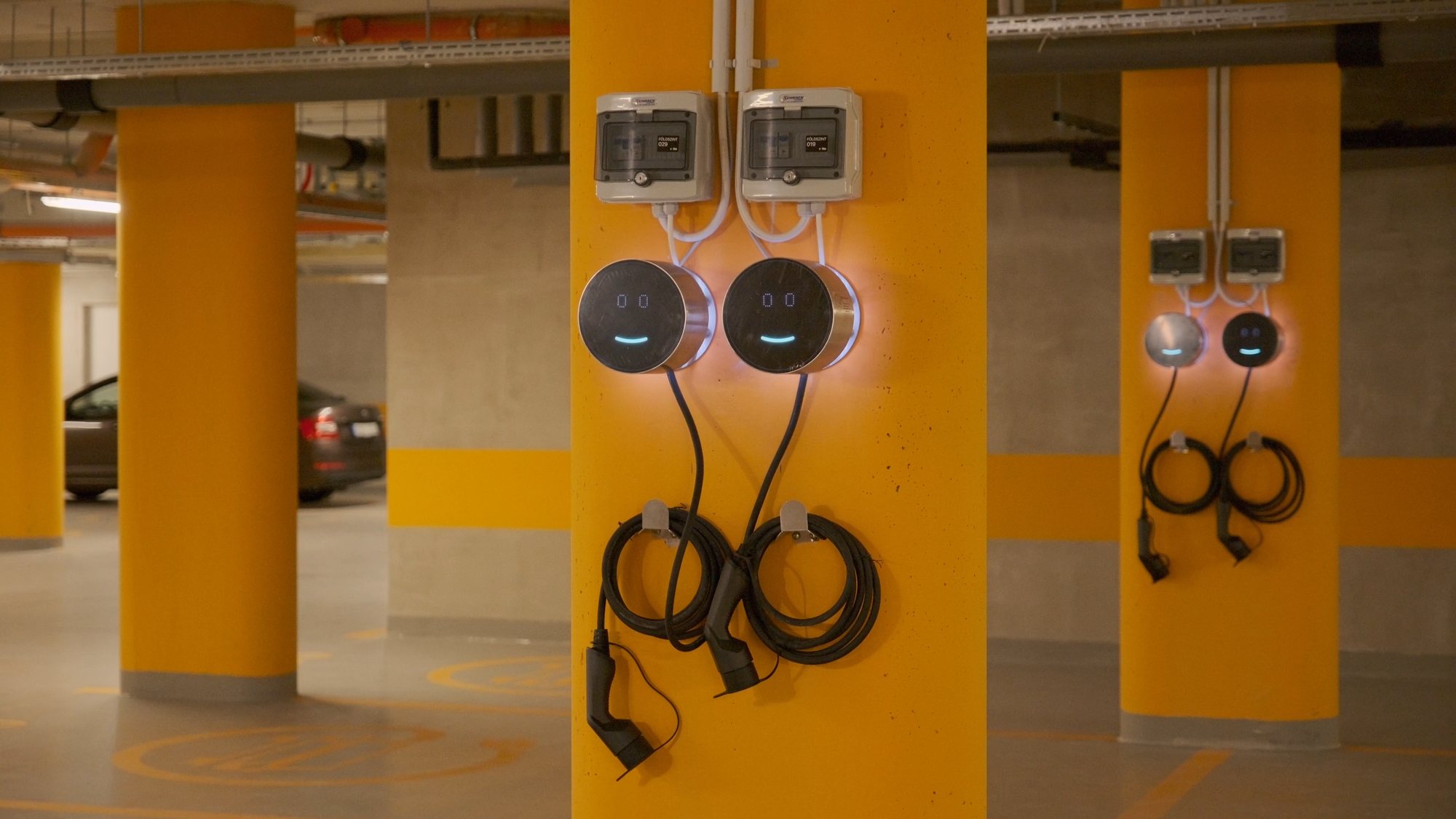 AC 22 kW charger